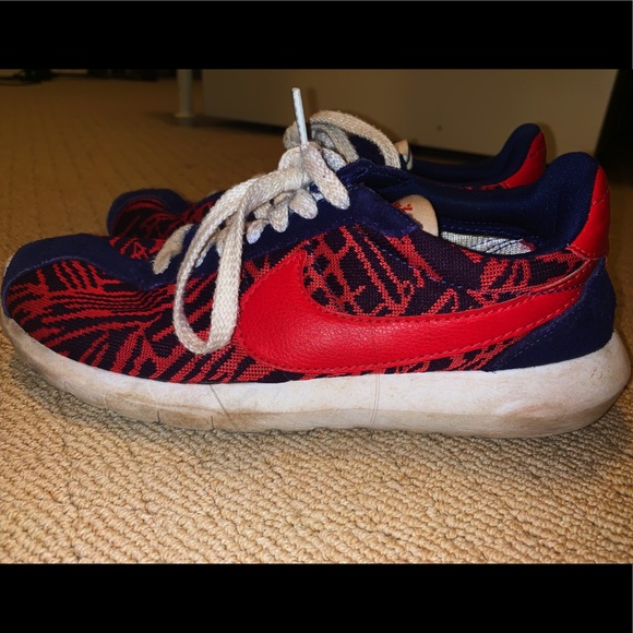Nike Shoes - Nike Roshe 1000 LD